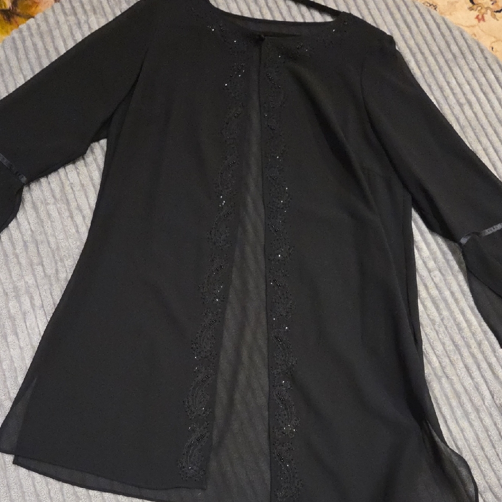 Elegant Black Lace Trim Robe